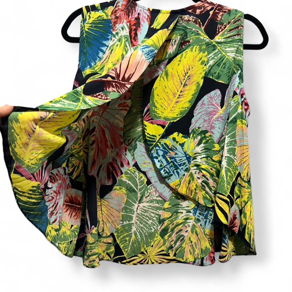 BCBG Tropical Leaf Print Sleeveless Top - NWOT - Picture 6 of 9
